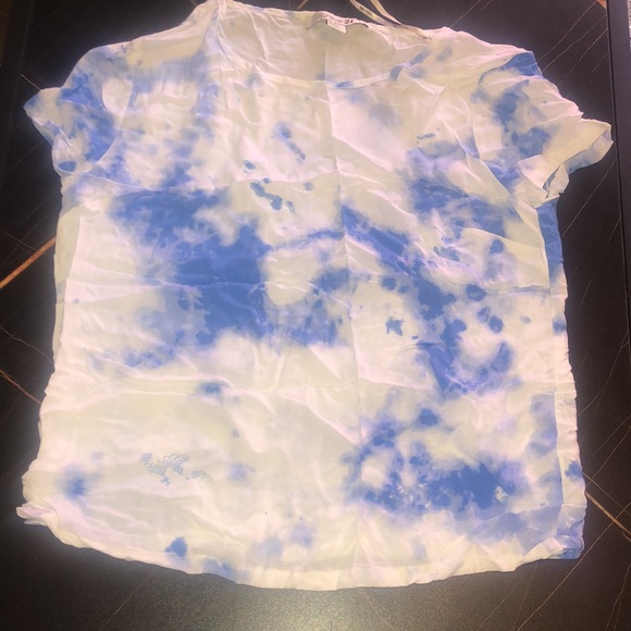 Beautiful cloudy blouse - Picture 2 of 5